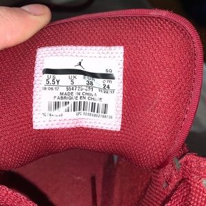 Take them of my hands, only been worn a handful of times, can fix the creases .